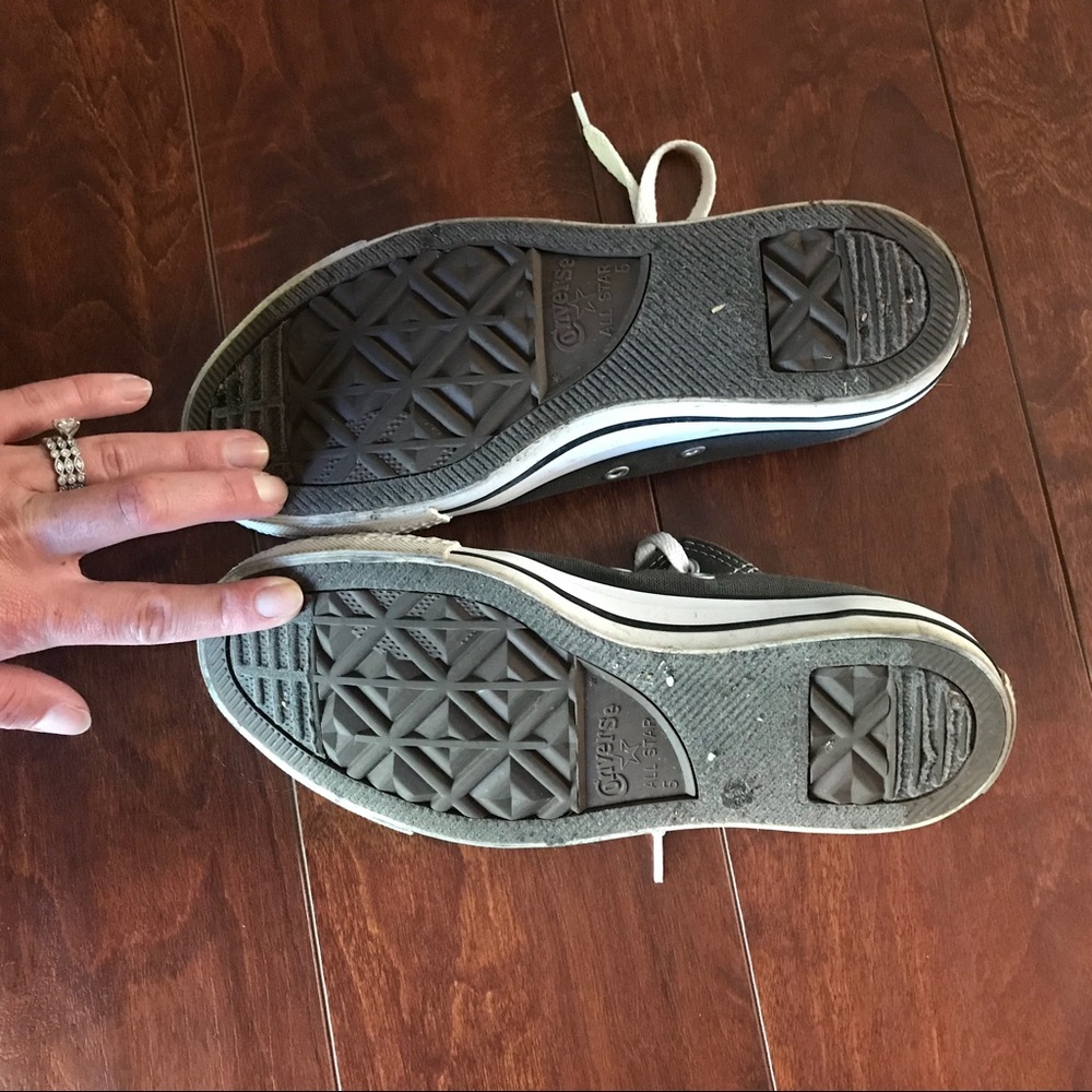 Converse - Picture 2 of 3